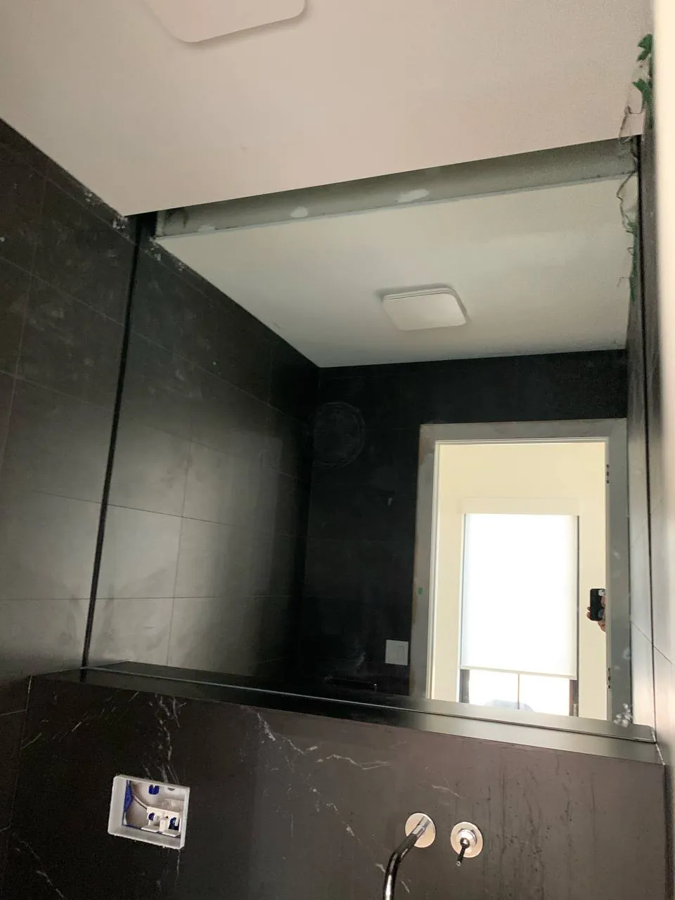 Custom Wall-to-Wall Vanity Mirror